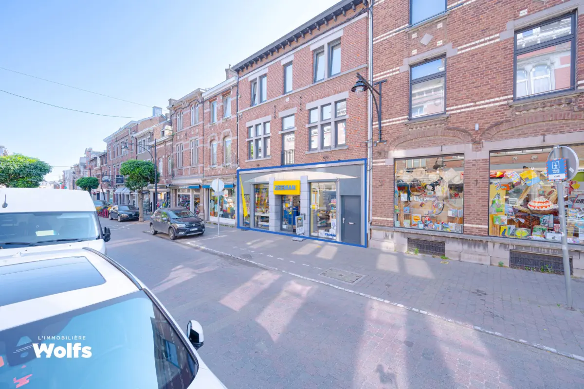 Commerce à  à Visé 4600 3100.00€  chambres 180.00m² - annonce 779302