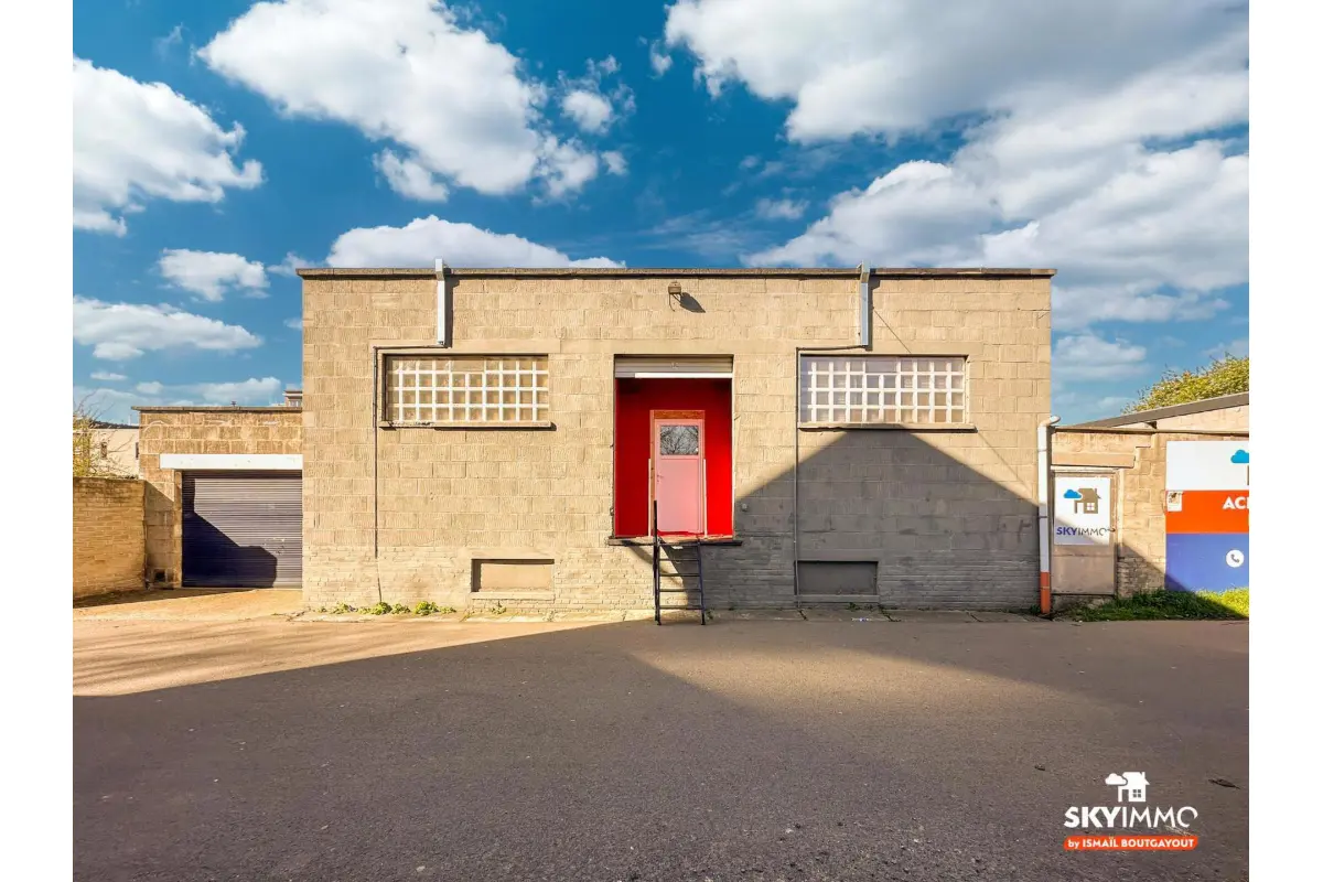 Commerce à  à Jemeppe-sur-Meuse 4101 109000.00€  chambres 179.00m² - annonce 784721