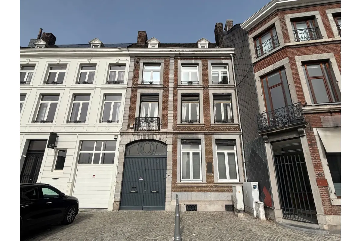 Maison de maître à  à Liège 4000 399000.00€ 9 chambres 391.00m² - annonce 784875