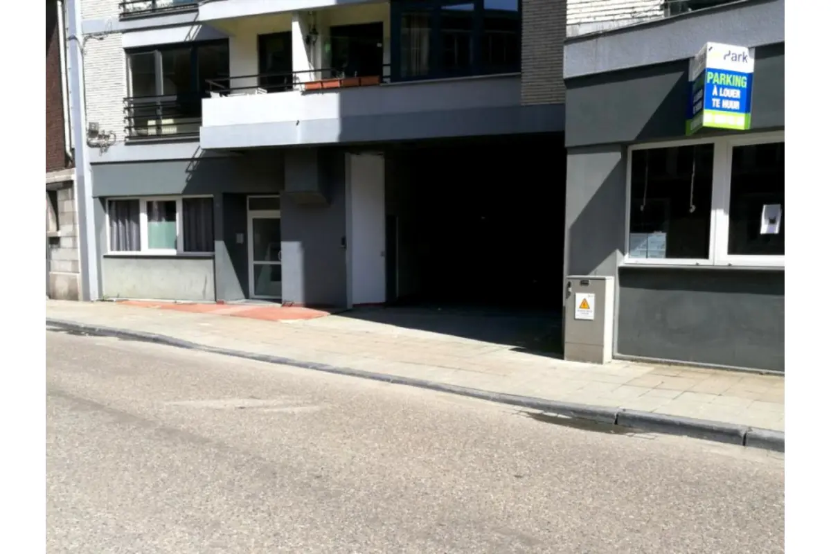 Parking / garage à louer à Glain 4000 5.00€  chambres m² - annonce 793281