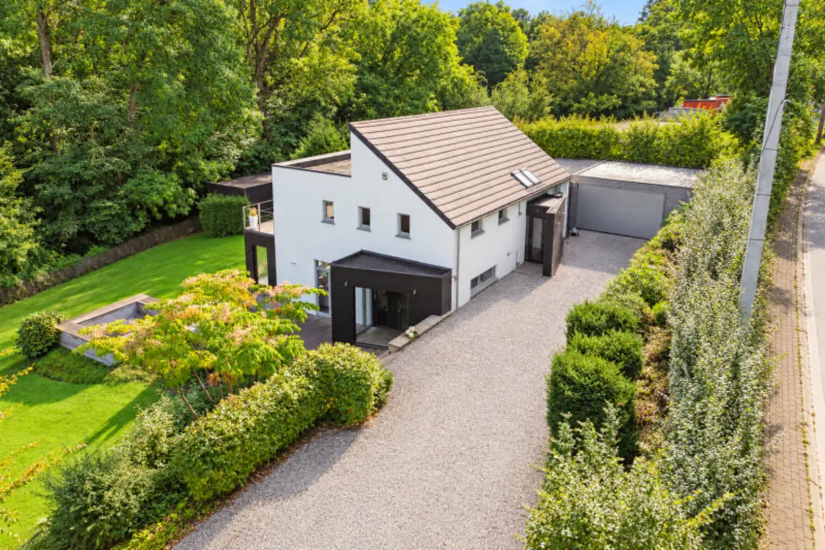 Villa à vendre à Housse 4671 779000.00€ 4 chambres 228.00m² - annonce 810109