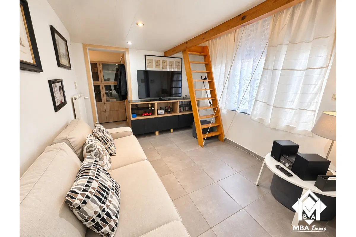 Appartement à vendre à Jemeppe-sur-Meuse 4101 95000.00€ 1 chambres m² - annonce 826347